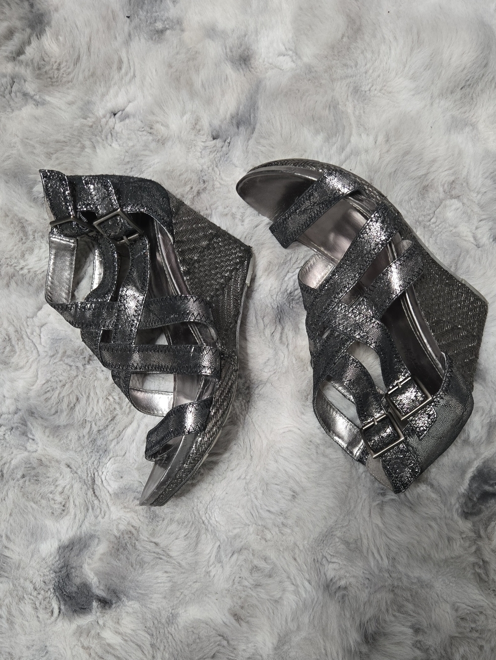 KENNETH COLE LEATHER WEDGES. 10